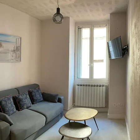 Appartement Cosy - 2 Chambres, Situe En Centre Ville Nice Exterior photo